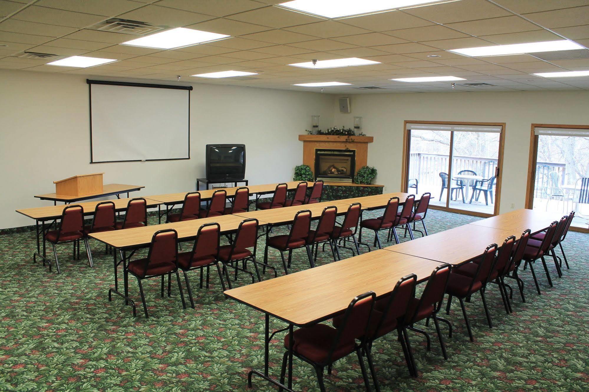 Mcquoid'S Inn And Event Center Isle Luaran gambar