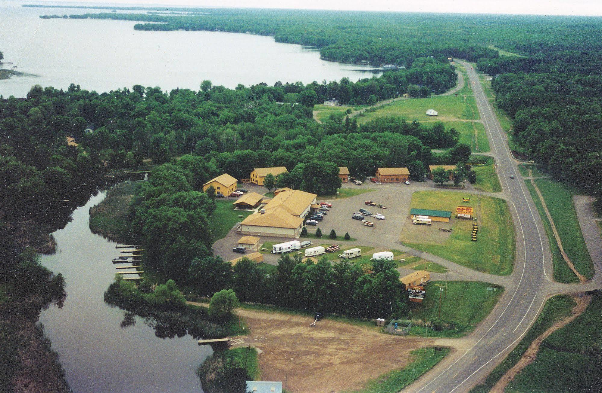 Mcquoid'S Inn And Event Center Isle Luaran gambar